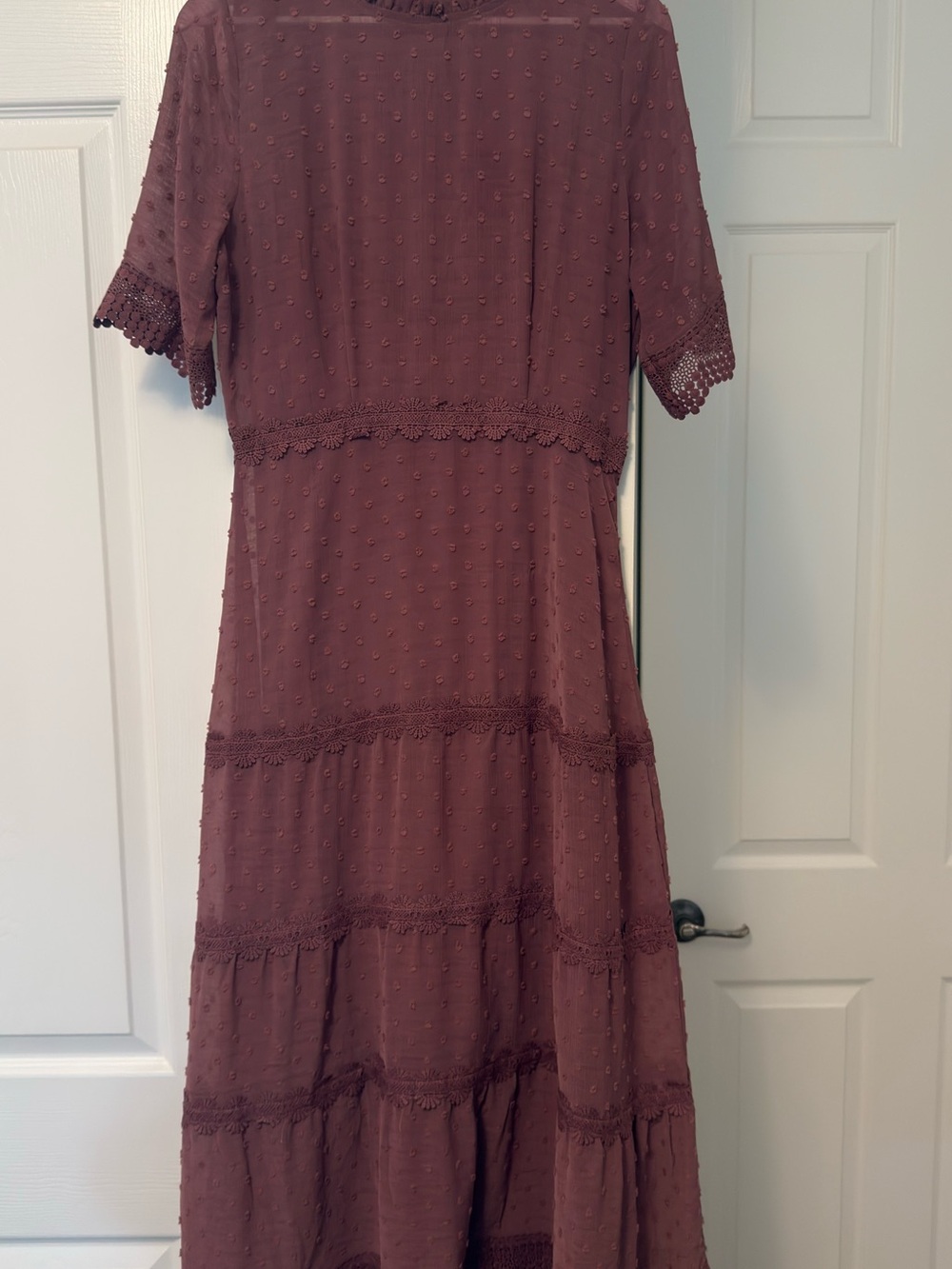 Lulus Women’s Mauve Swiss Dot Lace Midi Dress Size M Dust Rose Party Dress - Picture 2 of 9